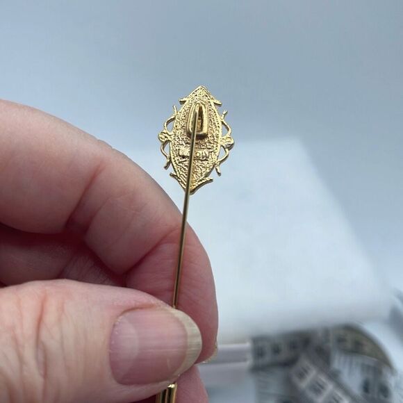 Vintage Avon Cameo stick pin lapel pin. - Picture 4 of 6